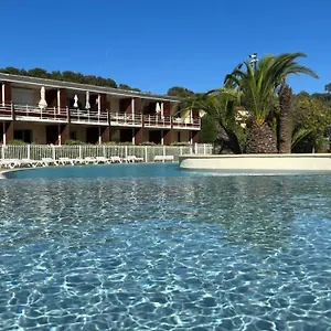 Appartement Les Terrasses Du Liouquet T2, Piscine , Parking , à 150 M, La Ciotat